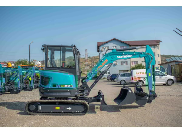 Miniexcavator SUNWARD SWE 35 UF de vanzare